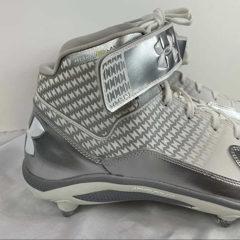 Under Armour Clutch Fit White Silver Cleats